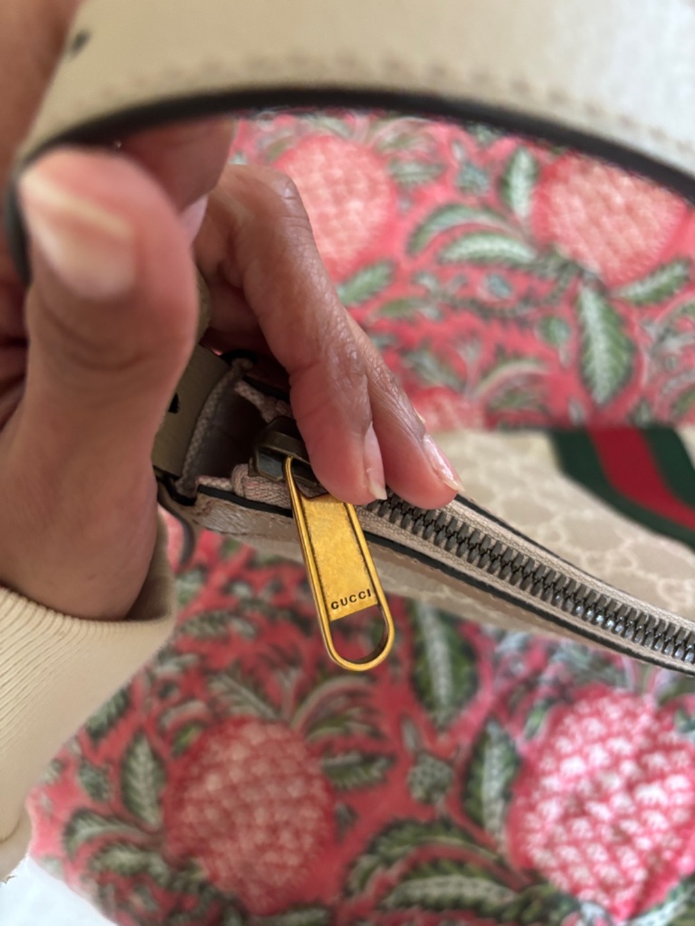 Gucci Beige GG Canvas Ophidia Half Moon  Bag with Green and Red Web - Picture 6 of 17